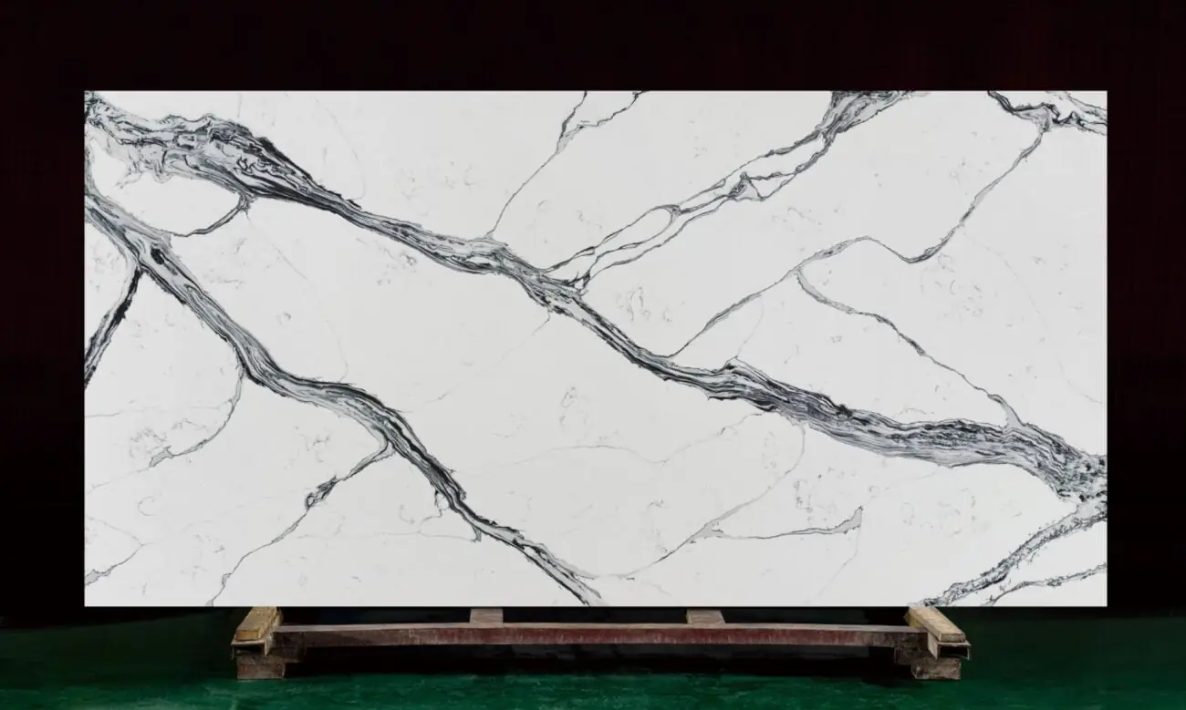 QUARTZ- ATHENIAN NOIR
